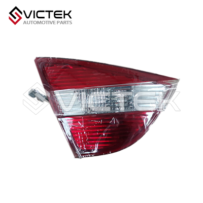 Задний фонарь внутренний правый